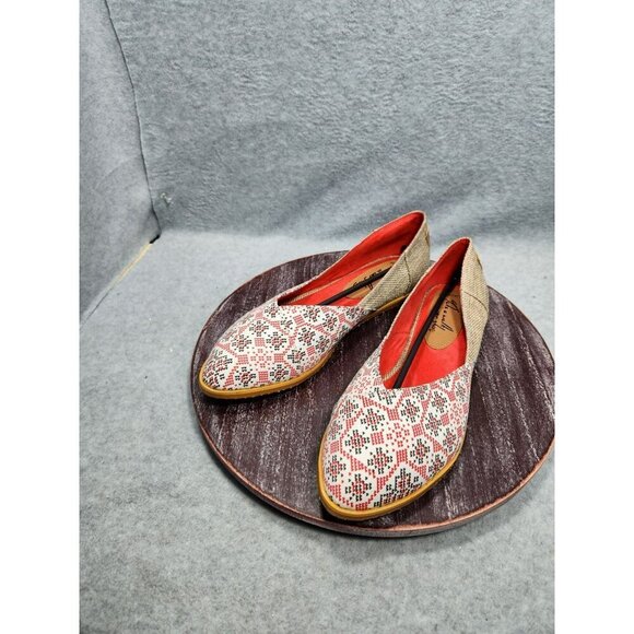 Piranda Womens Slip-On Flats  Multicolor Size 39 Red Beige Canvas Rubber Sole - Picture 9 of 16